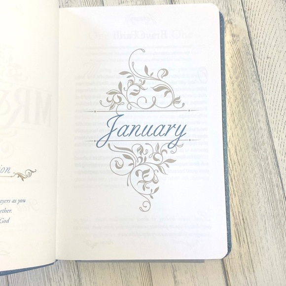 366 DEVOTIONS For Couples. MR. & MRS - Picture 7 of 14